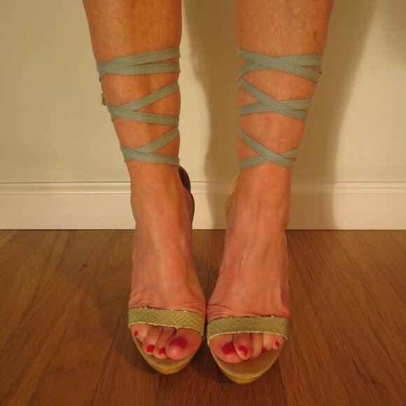 LAST CHANCE ISABELLA FIORE Light Green Leg Lace Up High Heel Sandals - Picture 2 of 8